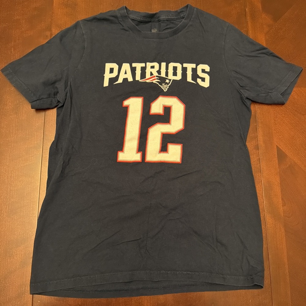 NFL Team Apparel Blue Tom Brady #12 New England Patriots T-Shirt Boys Size L